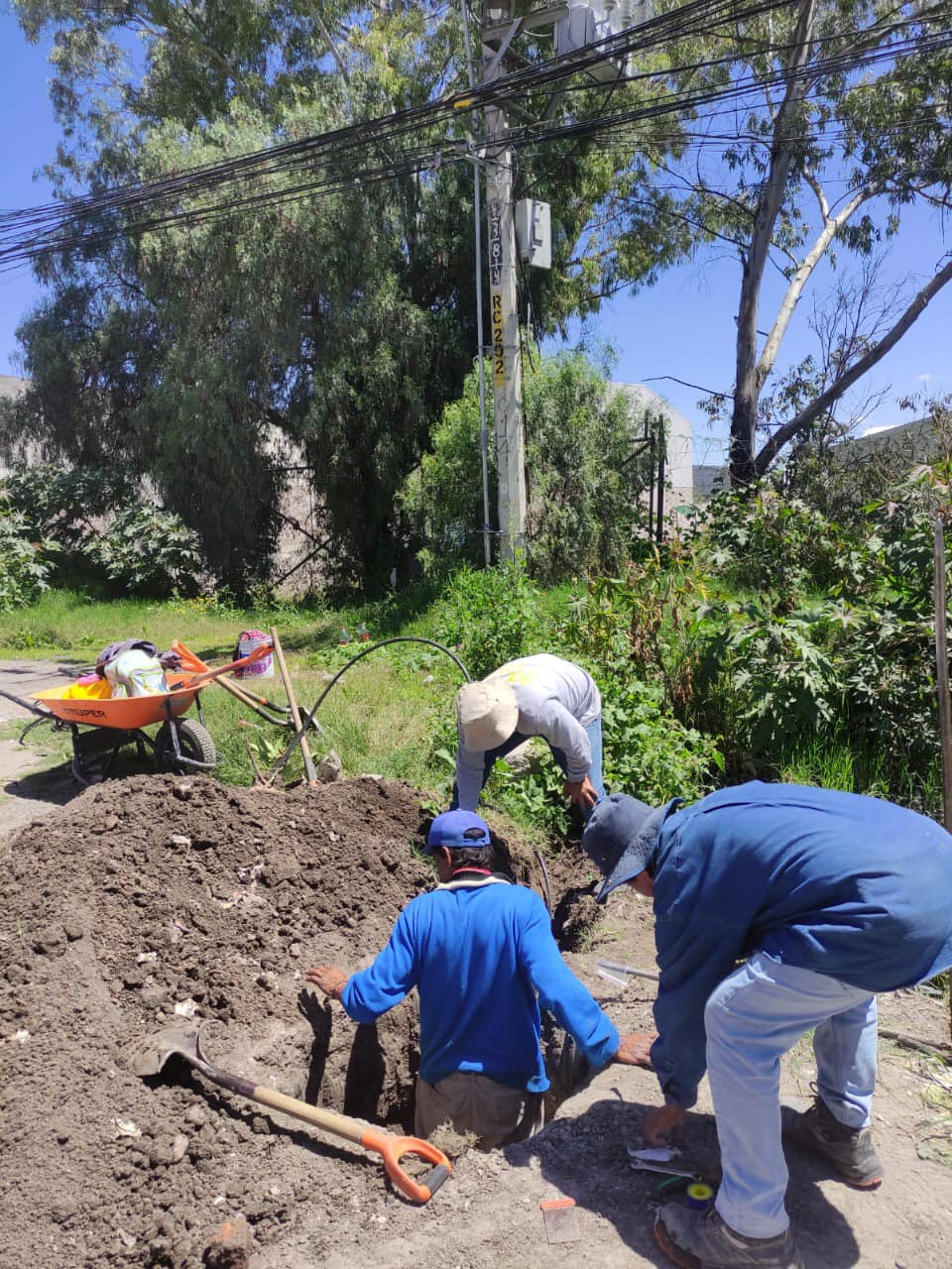 Se realizan trabajos de sondeo y limpieza de drenaje en la Estancia Infantil Ejército Mexicano
