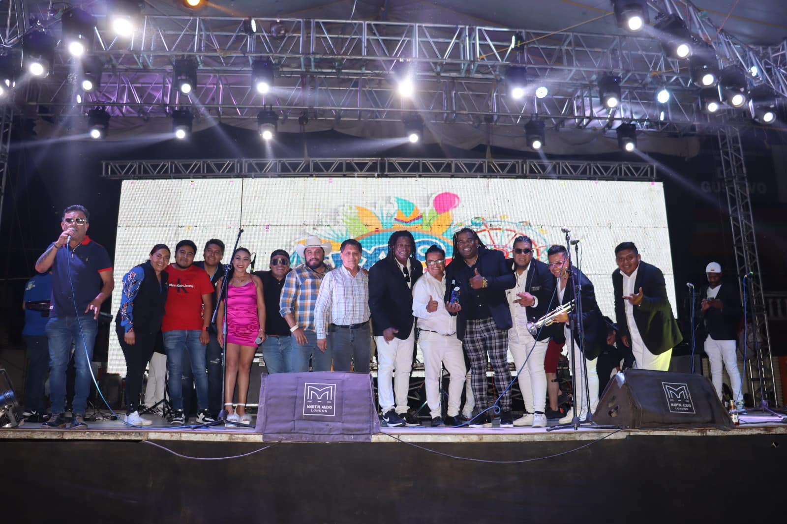 La presencia de Roberto Junior y su Bandeño, Grupo Niche en la Expo Feria Teoloyucan 2023