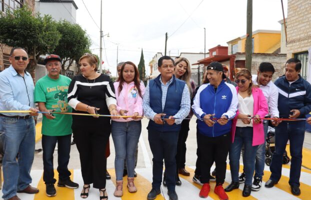 Entrega de Obra de pavimentación con concreto hidráulico en cerrada Eucalipto