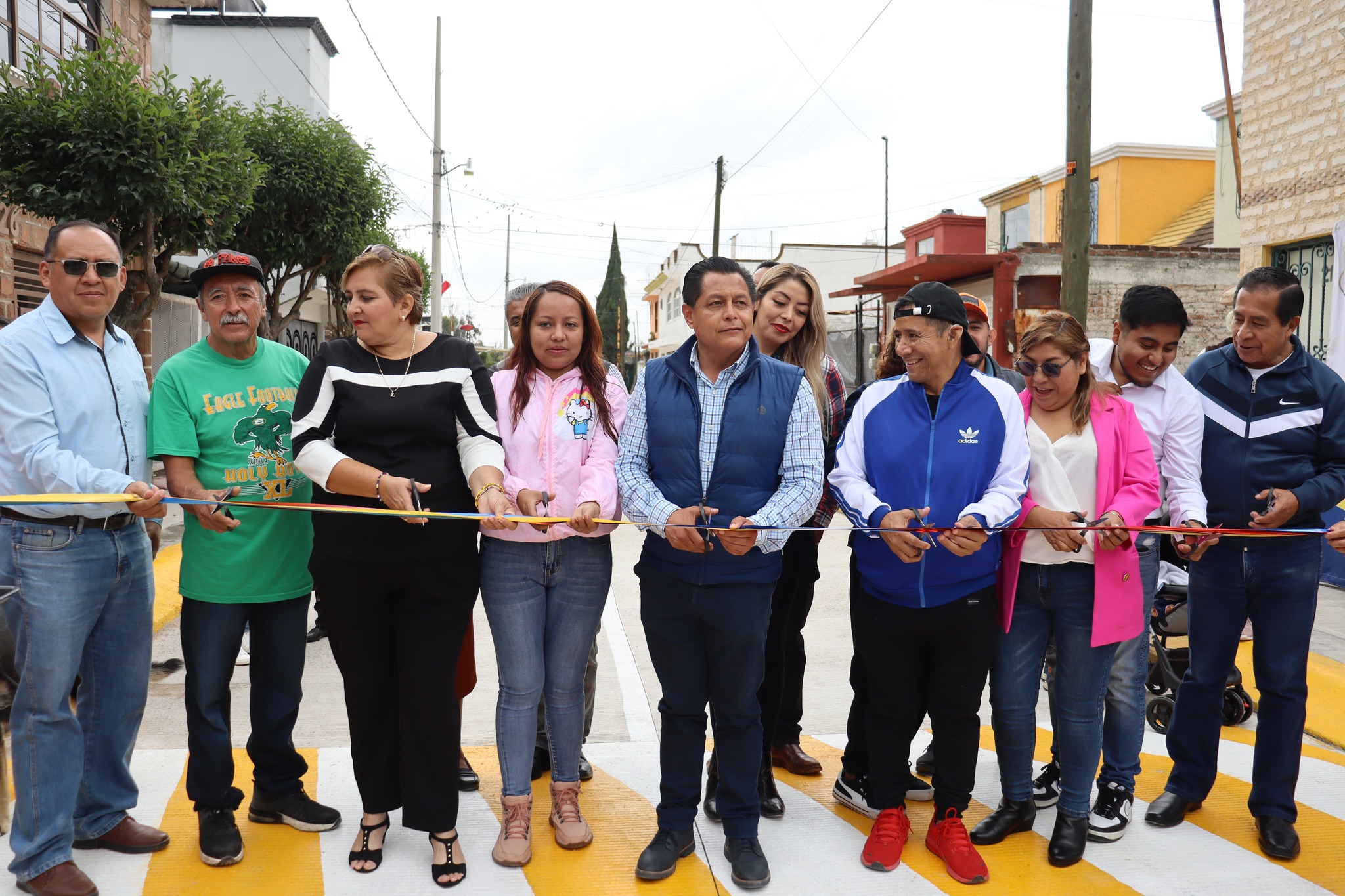 Entrega de Obra de pavimentación con concreto hidráulico en cerrada Eucalipto